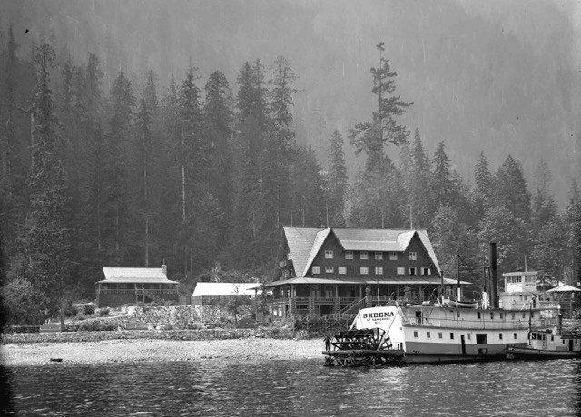  The Sternwheeler Skeena in front of the Wigwam Inn, ca. 1912. PHOTO COURTESY VANCOUVER ARCHIVES LGN 546