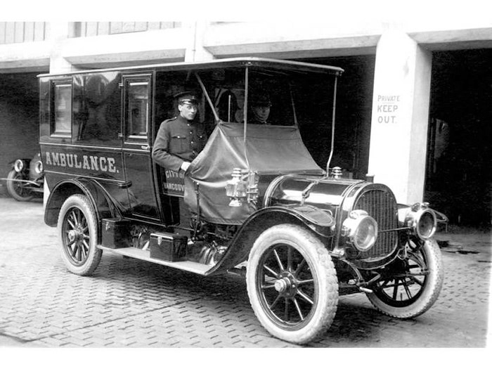  The city's second mechanized ambulance, purchased in 1910. Photo: Vancouver Sun.
