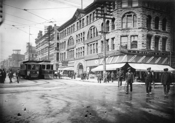  Streetcars passing at the 400 block of Granville Street in 1908. CVA 677-585