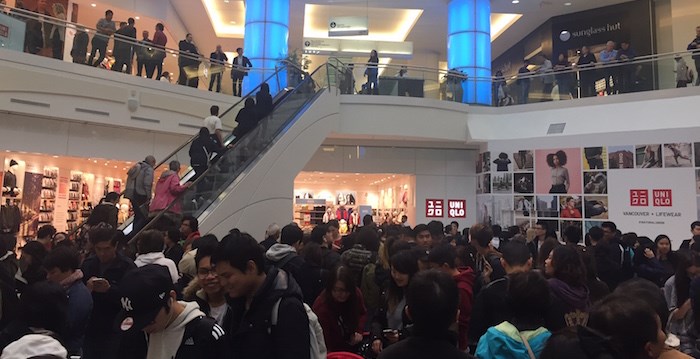  Opening day lines at Uniqlo Vancouver (Vancouver Is Awesome)