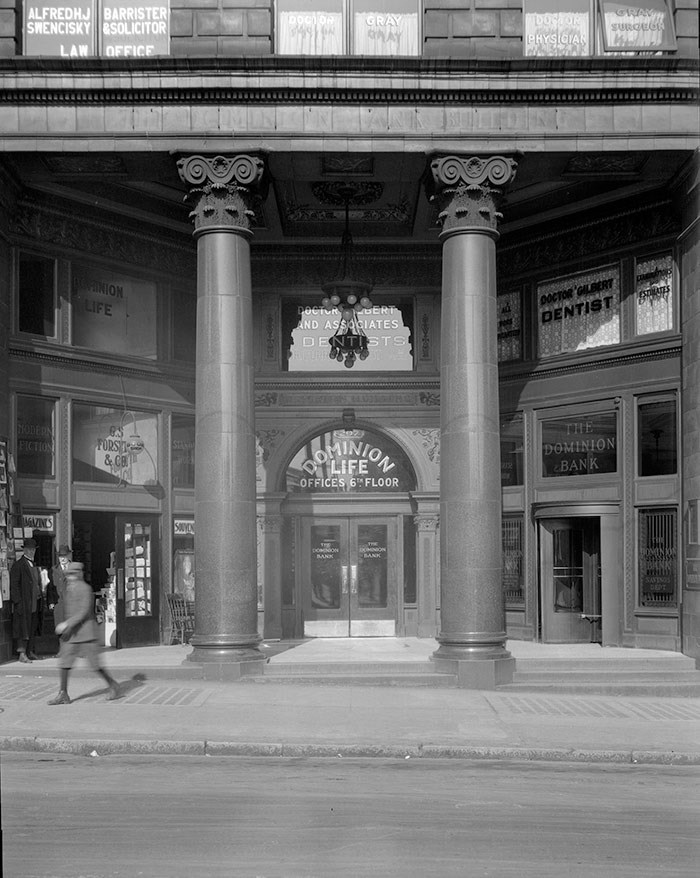  Dominion Building entrance at 207 West Hastings Street, 1925. City of Vancouver Archives: CVA 99-3539.