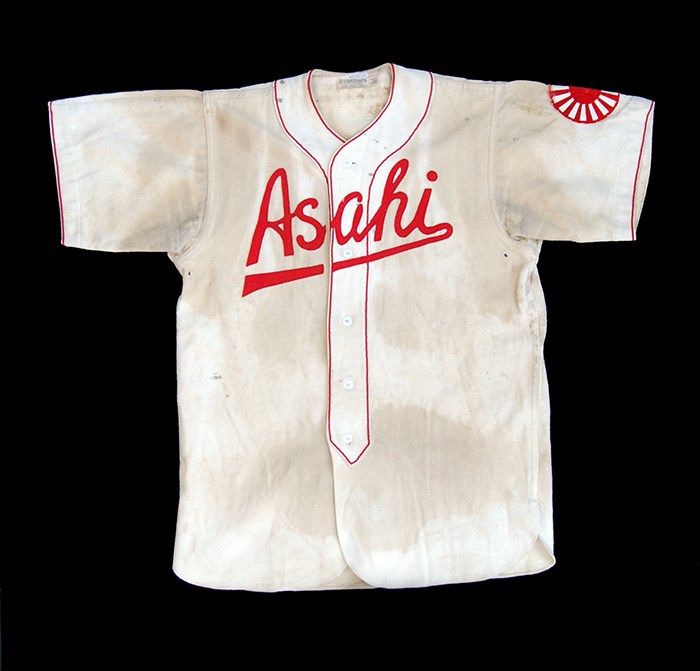  Uniform worn by Kaye Kaminishi. Photo courtesy of the NIKKEI NATIONAL MUSEUM/1998.6.1.