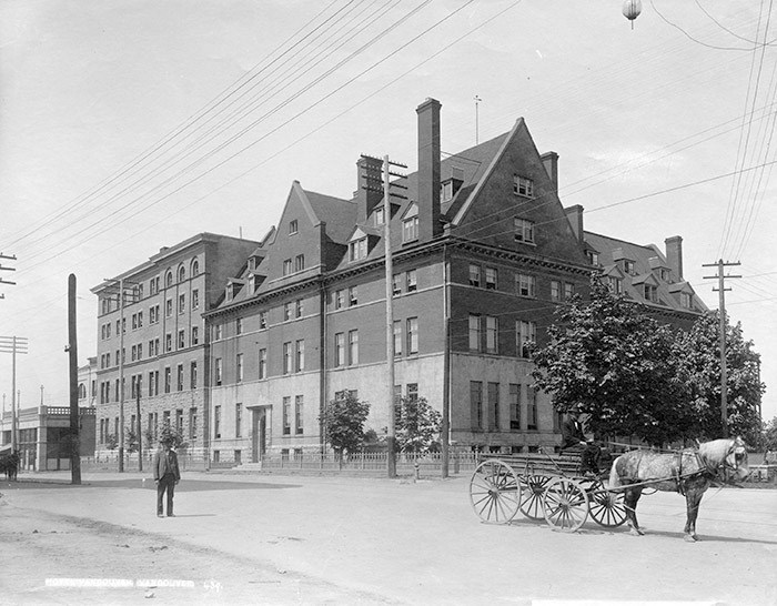  Hotel Vancouver, 1900. Photo: Vancouver Archives Item: 