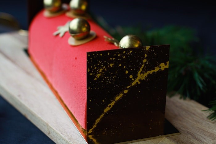  Gingerbread Apple Cider Spice Buche de Noel (Photo courtesy Fairmont Pacific Rim)