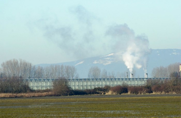  More than 40 people were taken to hospitals throughout the Lower Mainland Saturday night after being exposed to carbon monoxide at Windset Farms in Delta. WorkSafe BC is investigating the incident to determine the exact cause.   Photograph By File