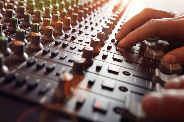  Recording studio / Shutterstock