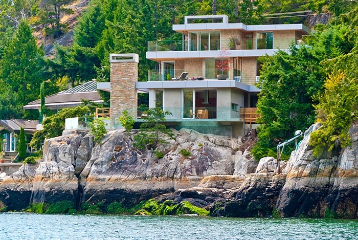  A waterfront home in West Vancouver. Photo Shutterstock