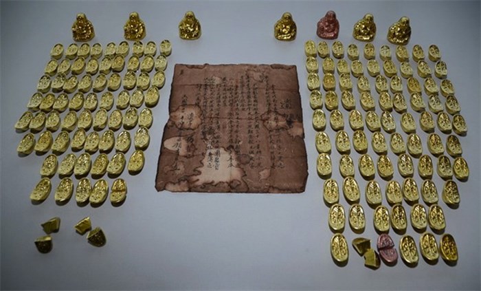  Fake gold artifacts are shown in a handout photo supplied by Richmond, B.C. RCMP. THE CANADIAN PRESS/HO-Richmond 