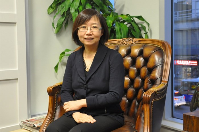  Hong Guo, founder and director of Richmond-based Guo Law Corporation, said she is considering running for mayor of Richmond in the upcoming election, despite that she is under investigation regarding the disappearance of $7.5 million from her company’s trust fund. Daisy Xiong photo
