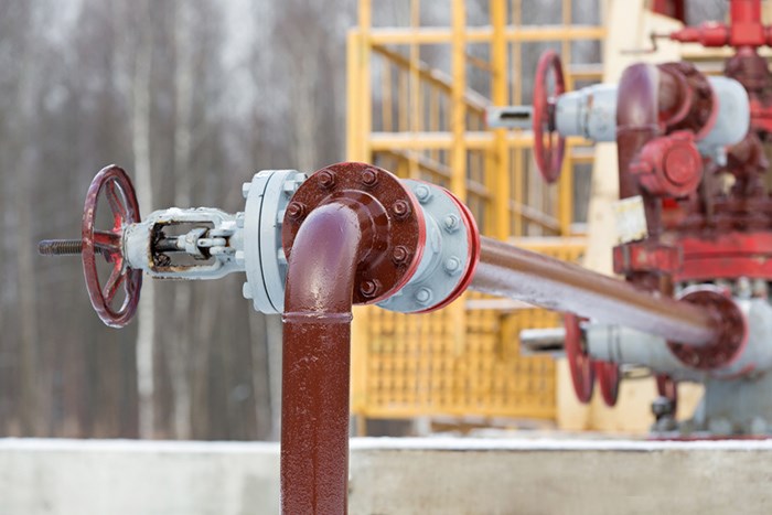  Example of oil pipeline and shut off valves. Shutterstock photo