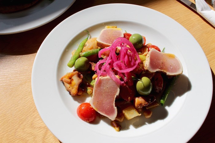 A seared tuna salad at DALINA (Lindsay William-Ross/Vancouver Is Awesome)