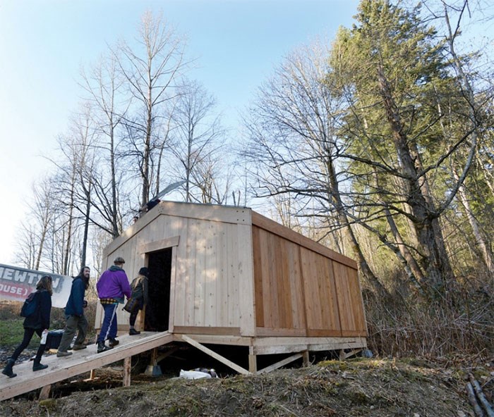  Elders of the Tsleil-Waututh commissioned the construction of this 