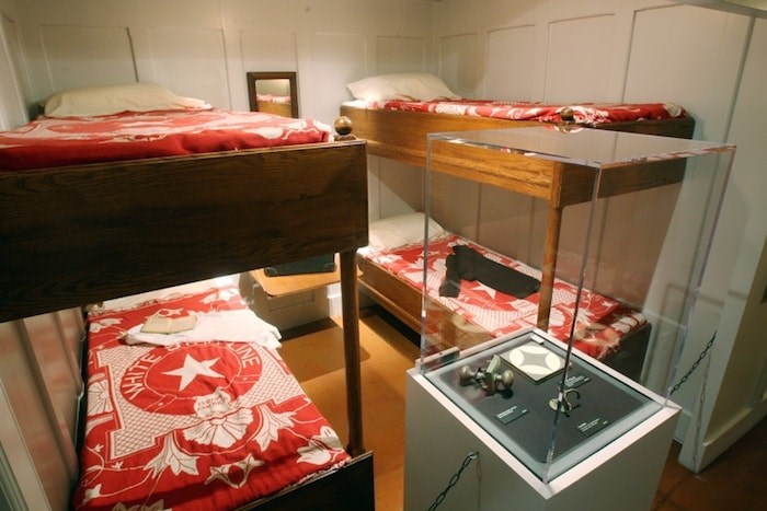  Third class cabin (Titanic: The Artifact Exhibition)