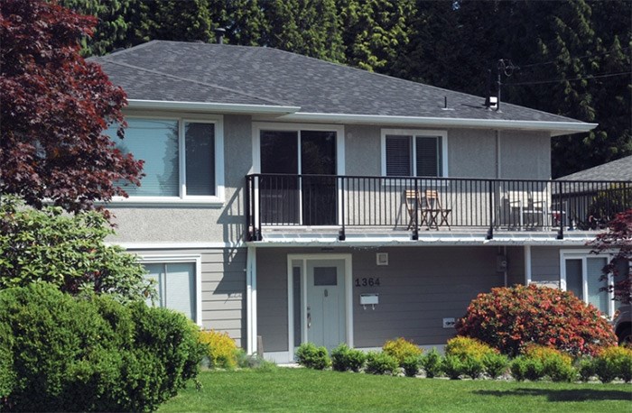  A renovation at this home at 1364 29th St. East in Lynn Valley, completed as part of the Love It Or List It Vancouver home improvement reality TV show, is at the centre of a lawsuit filed in B.C. Supreme Court. photo Mike Wakefield, North Shore News