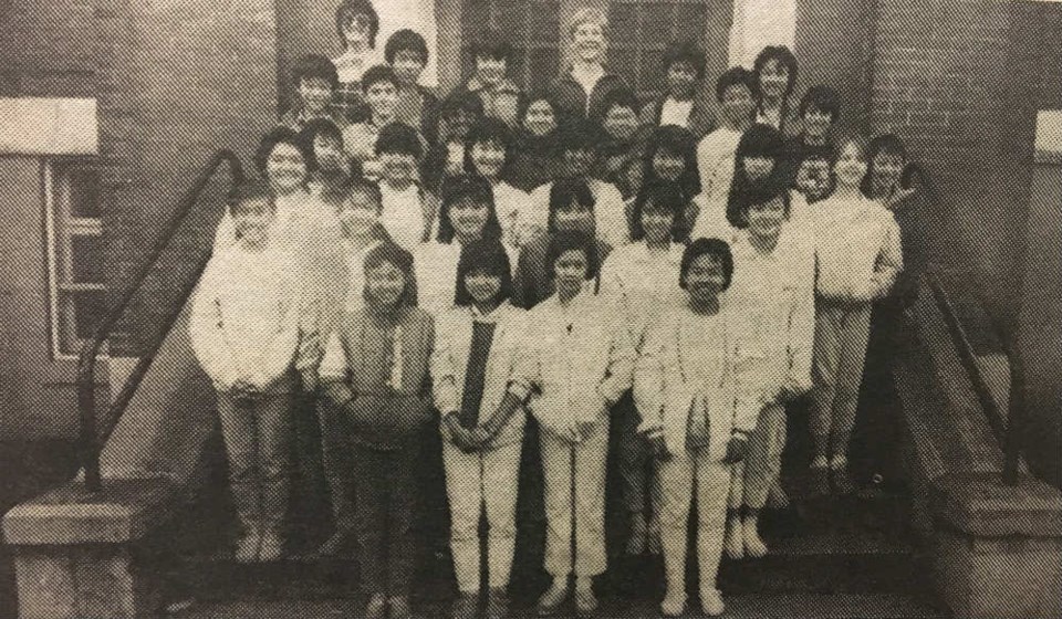  Oh how things have changed at Lord Selkirk Elementary. In the above photo we see the 1927 class of Miss Hood and in the bottom photo we see the 1986 Grade 6 and 7 class of Mrs. Sather. These photos were taken in the same place--but not at the same time. Photo Ed Olson.