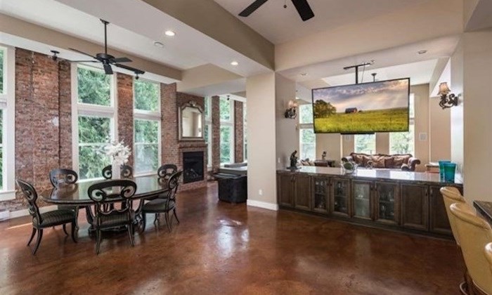  Main living area (Photo via RE/MAX All Points Realty)