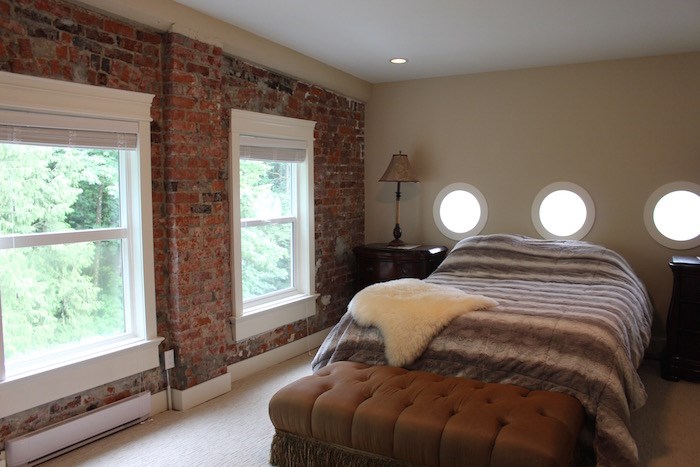  Guest bedroom (Lindsay William-Ross/Vancouver Is Awesome)