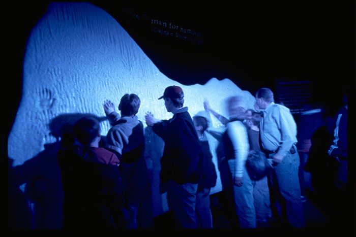  The Titanic was warned about the iceberg at 9:00am on the morning of the collision.