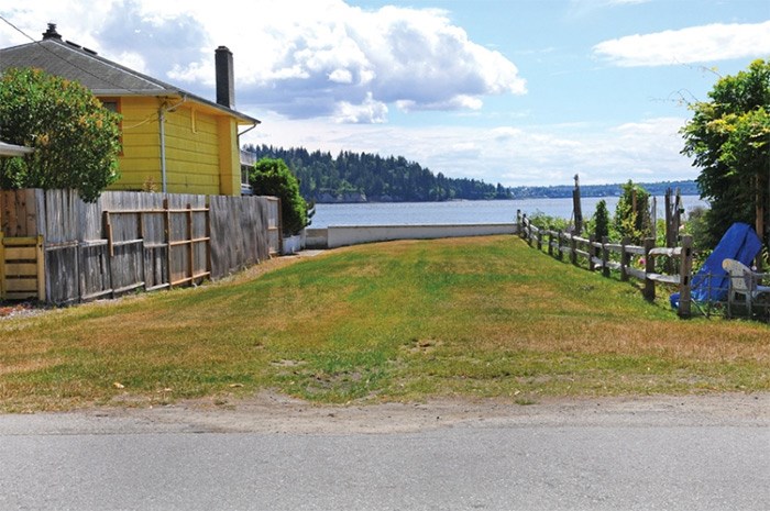  A vacant Ambleside waterfront lot expropriated by the District of West Vancouver was recently the subject of a lawsuit over its real value. photo Cindy Goodman, North Shore News