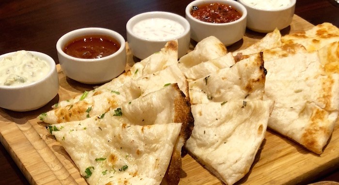  Naan and kulcha (Lindsay William-Ross/鶹ýӳ)