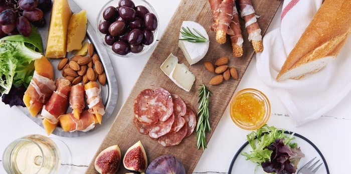  Charcuterie board/Shutterstock