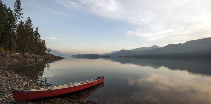  Canoe at Harrison Lake, B.C./Shutterstock