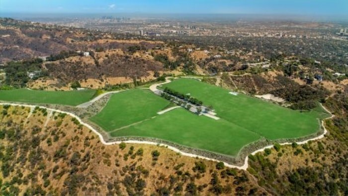  This well-maintained parcel of 157 acres atop a mountain in Beverly Hills is listed for US$1 billion. Listing agent: Aaron Kirman; image via CNBC.com