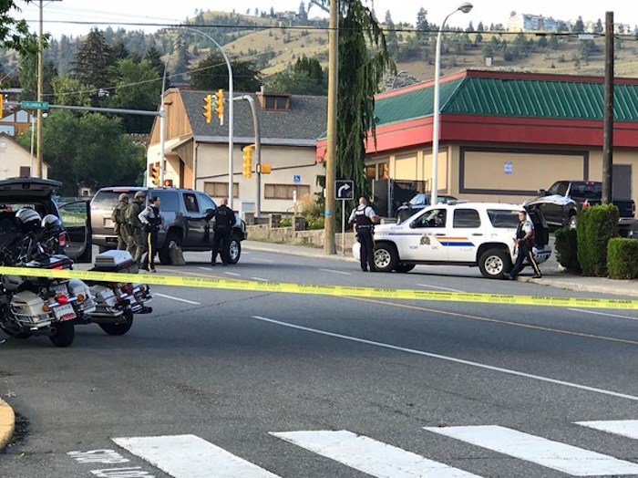  Police on scene at Denny's, at Columbia Street and Sixth Avenue. (via Tereza Verenca)