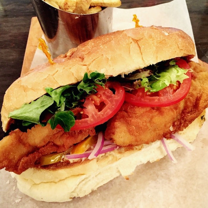  Fried oyster sandwich at Bow & Stern (Lindsay William-Ross/鶹ýӳ)