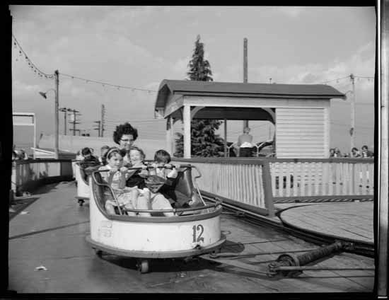  Playland ride, 1950s (Vancouver Public Library)