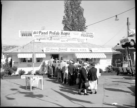  The PNE prize home, 1950s (Vancouver Public Library)