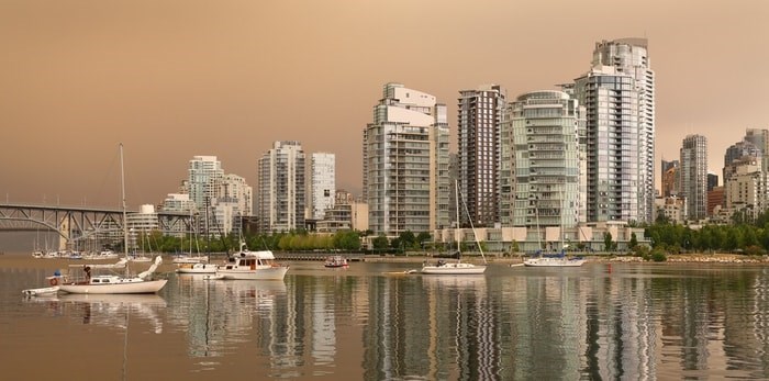  Wildfire haze in Vancouver/Shutterstock