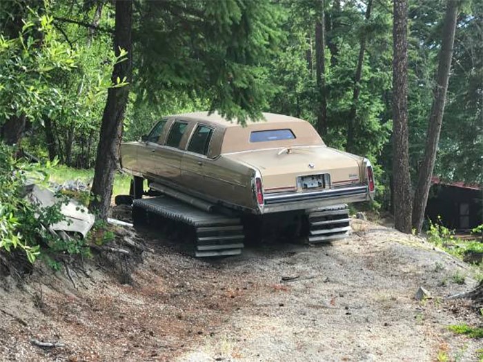  Snow cat limo from behind. Photo Craigslist