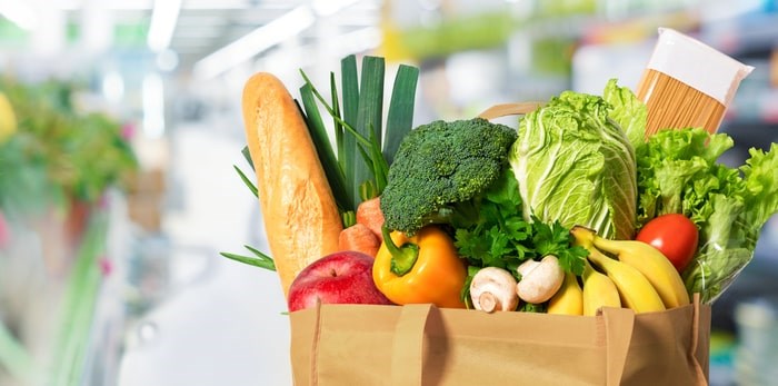  Fresh groceries/Shutterstock