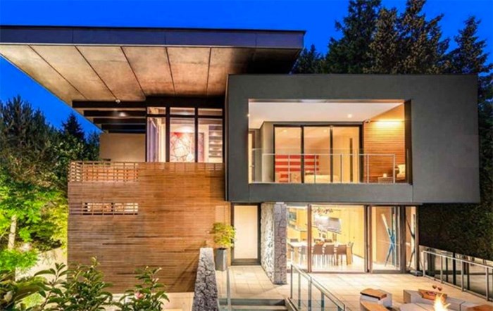  This house in Vancouver's First Shaughnessy enclave was listed September 18, 2018, for $12,980,000. Listing agent: Faith Wilson