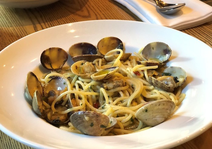  Spaghetti alle Vongole (Lindsay William-Ross/Vancouver Is Awesome)