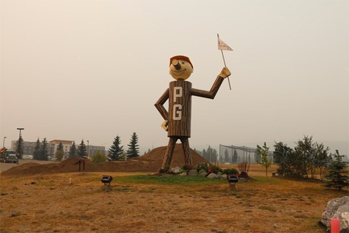  Mr. PG with smoky skies in the background; photo taken August 2018. (via Hanna Petersen)