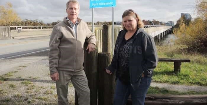  Michael Fleck and Tami Arseneault have had enough of someone throwing excrement onto the Dinsmore Bridge. Alan Campbell photo