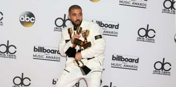  LAS VEGAS - MAY 21: Drake at the 2017 Billboard Awards Press Room at the T-Mobile Arena on May 21, 2017 in Las Vegas, NV / Shutterstock