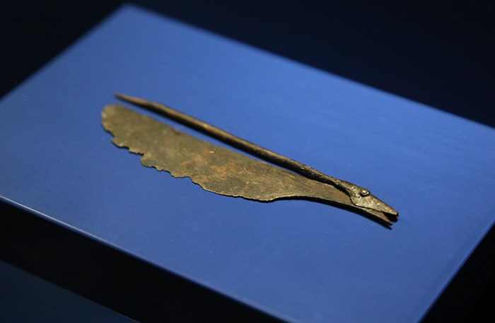  An ancient Egyptian razor blade. Photo Bob Kronbauer