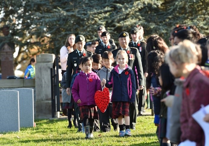  No Stone Left Alone ceremony at Mountain View cemetery, Nov. 7, 2018 (Photo by Dan Toulgoet)