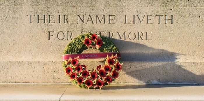  Remembrance Day wreath/Shutterstock