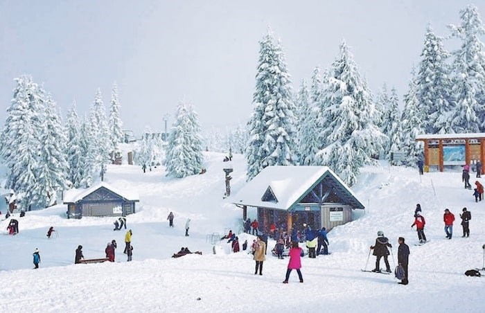  An outdoor skating pond awaits guests steps from the upper Skyride terminal on Grouse Mountain. File photo by Maria Spitale-Leisk/North Shore News