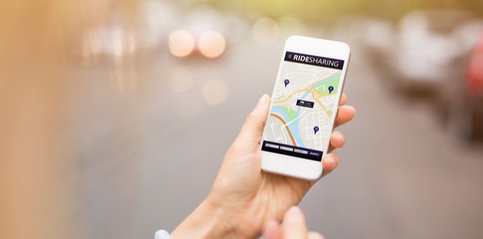  Ride-sharing app/Shutterstock