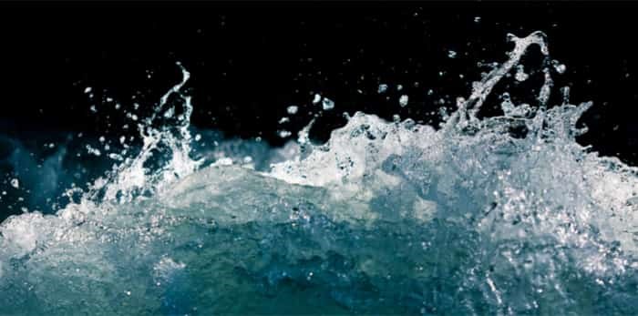  Splash of water / Shutterstock