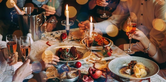  Gathering at the holiday table (Shutterstock)