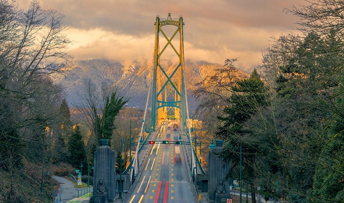  Photo: Lions Gate Bridge / Shutterstock