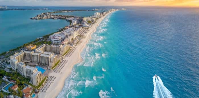  cancun strip sunset / shutterstock