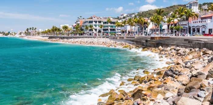  Promenade of Puerto Vallarta, Jalisco, Mexico / Shutterstock