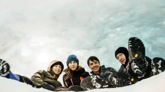  Snow cave overnight tour (Photo 